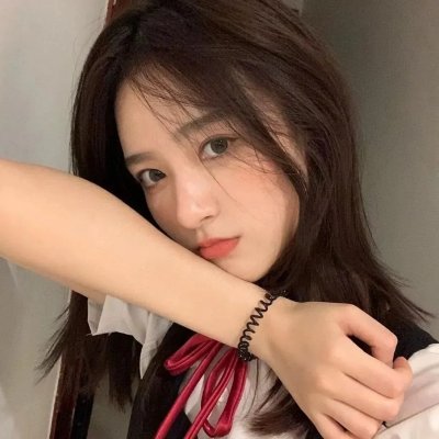 蜘蛛网中的女孩